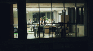 Quais são os riscos e penalidades criminais para o empresário que não recolhe o ICMS cobrado do cliente?